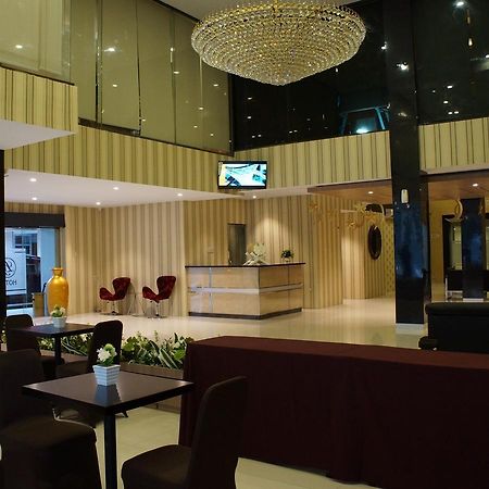 Lj Hotel Medan Exterior foto