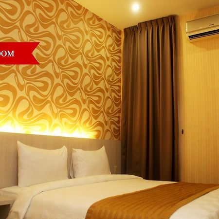 Lj Hotel Medan Exterior foto